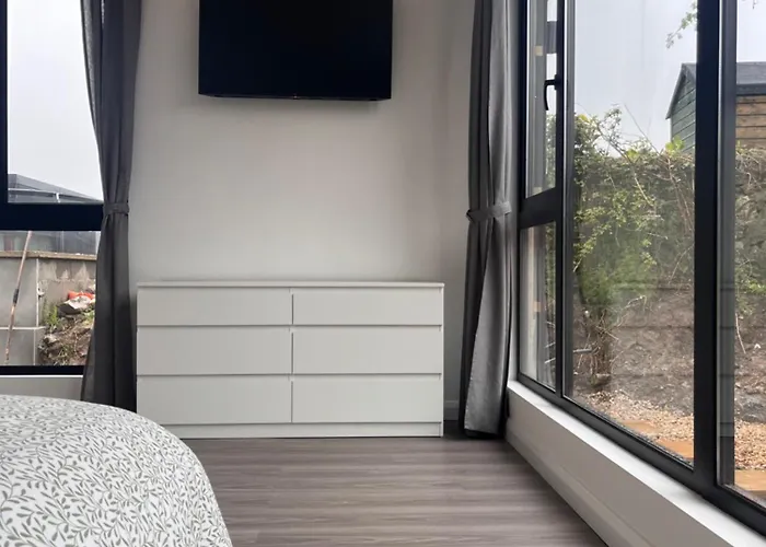 Deerpark 3 Bed Semi * קאשל